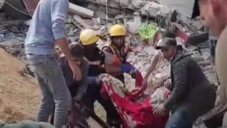 14020716: ادامه آواربرداری خانه های ویران شده توسط نیروی هوایی اسرائیل