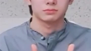 طوری که هیسونگ همیشه تنهاس(خودم میام بغلت میکنم تنها نباشی ای خدااااا)