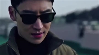 این مرد اصن اووف