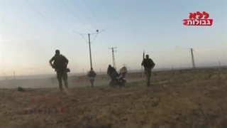 14020715: لحظه انهدام موانع و سیم های خاردار و نفوذ به استحکامات دشمن اسرائیلی