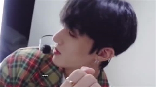 فقط وویونگه که میتونه سانو حرص بده و برا جمع کردن قضیه بغلش کن :)