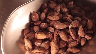 خرید بادام منقا پوست کاغذی از فروشگاه خشکبار علی گیاهی