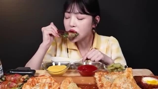 Meat Pies with Beer Mukbang ASMR