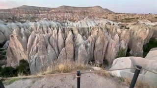 DÜNYA’NIN EN GÜZEL VADİSİNDE UÇURUM KENARINDA KAMP