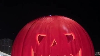 هالووین در بزرگ‌ترین سازه کروی جهان