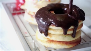 اموزش تزیین دونات شکلاتی