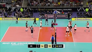 گئورگی گروزر پشت خط زن تیم ملی آلمان 