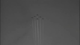 مراسم سالروز تاسیس نیروی هوایی شاهنشاهی ایران در حضور محمدرضا شاه پهلوی پایگاه وحدتی دزفول ۲۵ مهر ۱۳۴۱