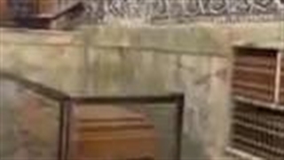 مرقد آیت الله خویی در حرم امام علی(ع)