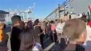 کوشش مردم آمریکا برای جلوگیری از حرکت کشتی حاوی تسلیحات به سوی اسرائیل