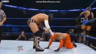 مسابقه کشتی کج تیمی دو به دو بین  Rey mysterio & Big Show vs Jack Suvagger & Cm Pank در Smack Down 2010