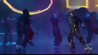 اجرای اهنگ پارانویا تو فینال بازی لجندر