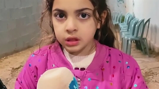 دختر فلسطینی که منتظر آزادی مادرش است ؛)