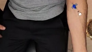 آموزش وصل کردن سرم و رگ گیری