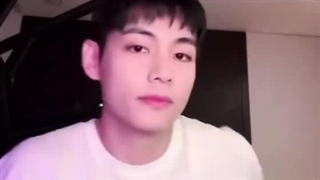 تهیونگم تا رفت خونه لایو گذاشت.کپ کامنت های جیمین.