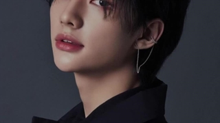 کسیو تو نما میشناسید که استایلش لش باشه و موهاش کوتاه و چتری باشه و دیوونه و برون گرا باشه سردم باشه؟