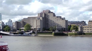 AEF 1 - Arriving in London_Checking in