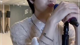 کاور اهنگ  standin next to you توسط wonhyuk