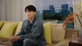 Vogue Japan با جونگکوک ( BTS) همراه زیرنویس فارسی چسبیده♡♡ کپ.