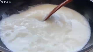 شکلات و شیر میشه دسر خوشمزه ببین و تعریف کن