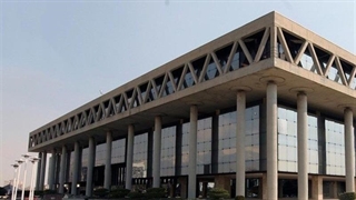 حرکات عجیب مجری صداوسیما روی آنتن زنده سوژه شد!