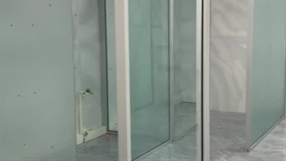 اجرای پارتیشن شیشه ای توسط شاه شیشه