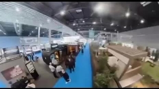 بازدید از نمایشگاه بارسلونا، نمایشگاه استخر