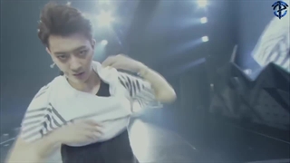 تماشای اجرای VCR آهنگ "Heart Attack" اکسو با زیرنویس فارسی چسبیده