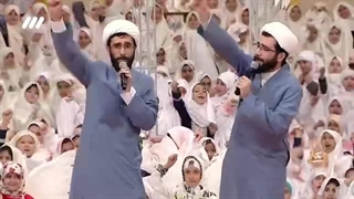 شعارهای عجیب دو طلبه در جشن تکلیف دختران در برنامه حسینیه معلی