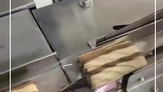 دستگاه بسته بندی کیک